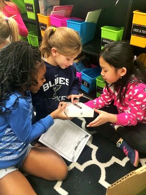 rsz class2 2 Second Sight Provides Donations to help 2nd-Graders get iPads (2017) Second Sight made a donation to McCurdy Elementary School in Florissant Missouri